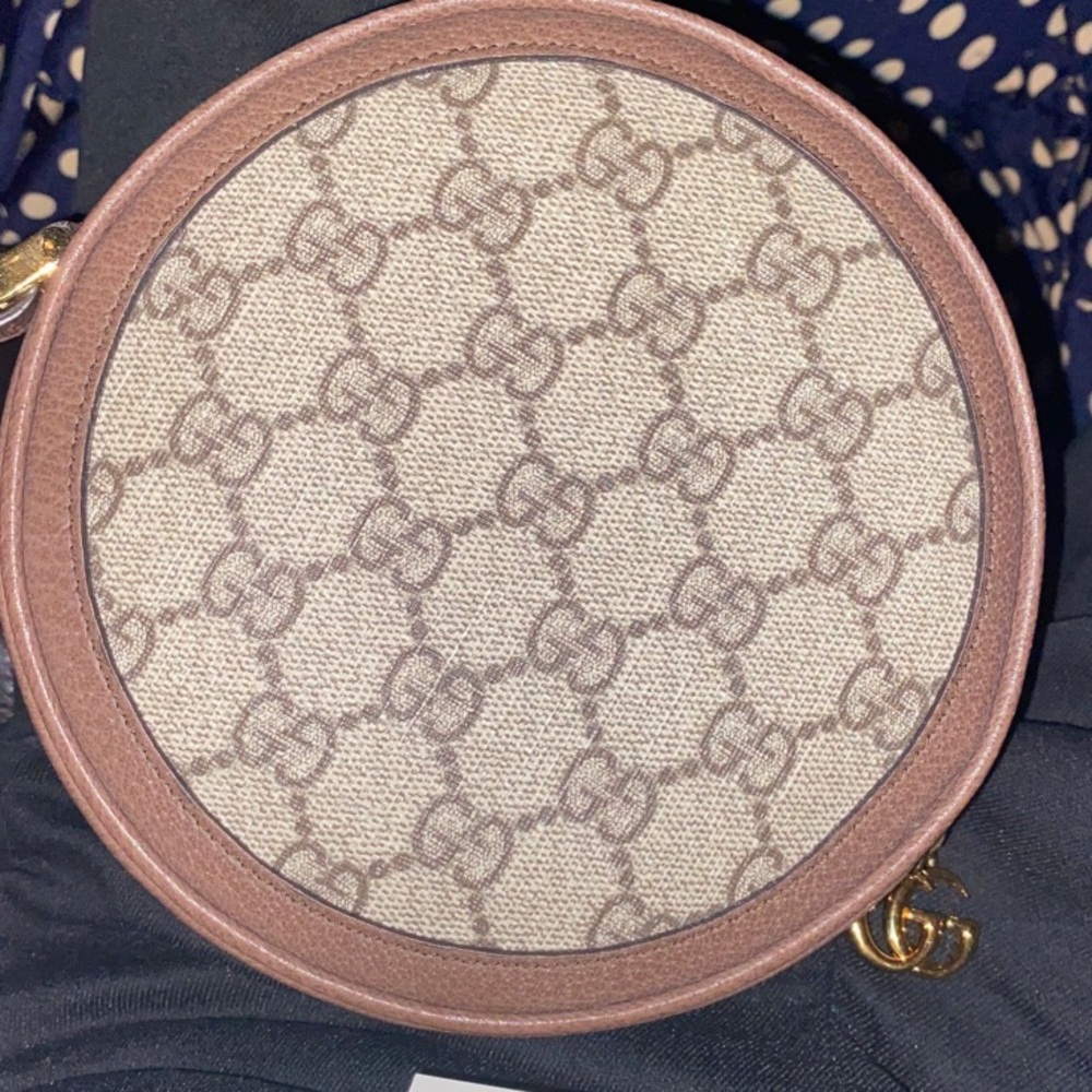 Gucci - Picture 2 of 4